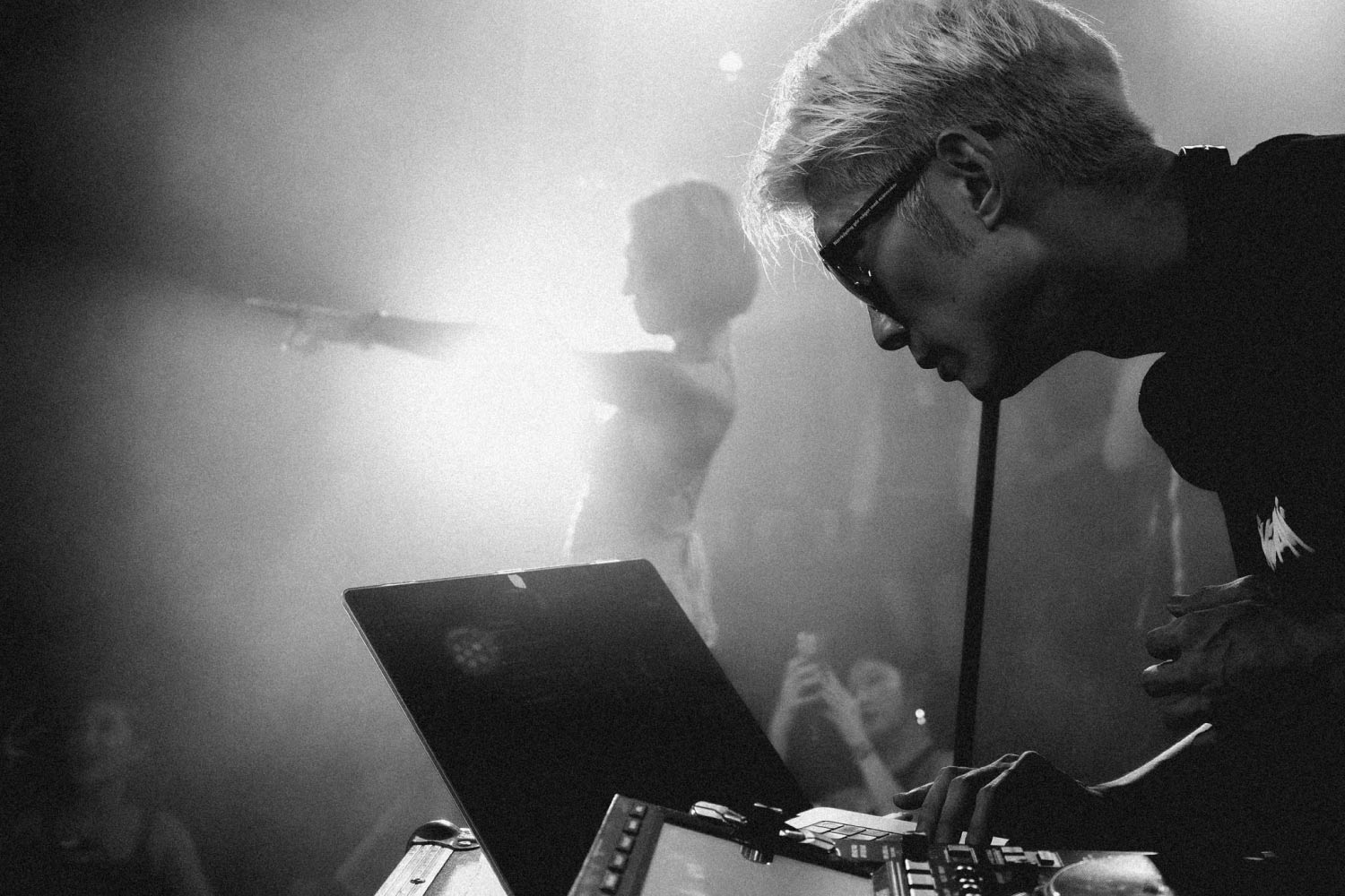 DJ QuestionMark打造派對品牌「英語金曲復興運動」，專放屬於台灣人的經典英文歌| Sound of Life 聲活圈| Powered  by KEF