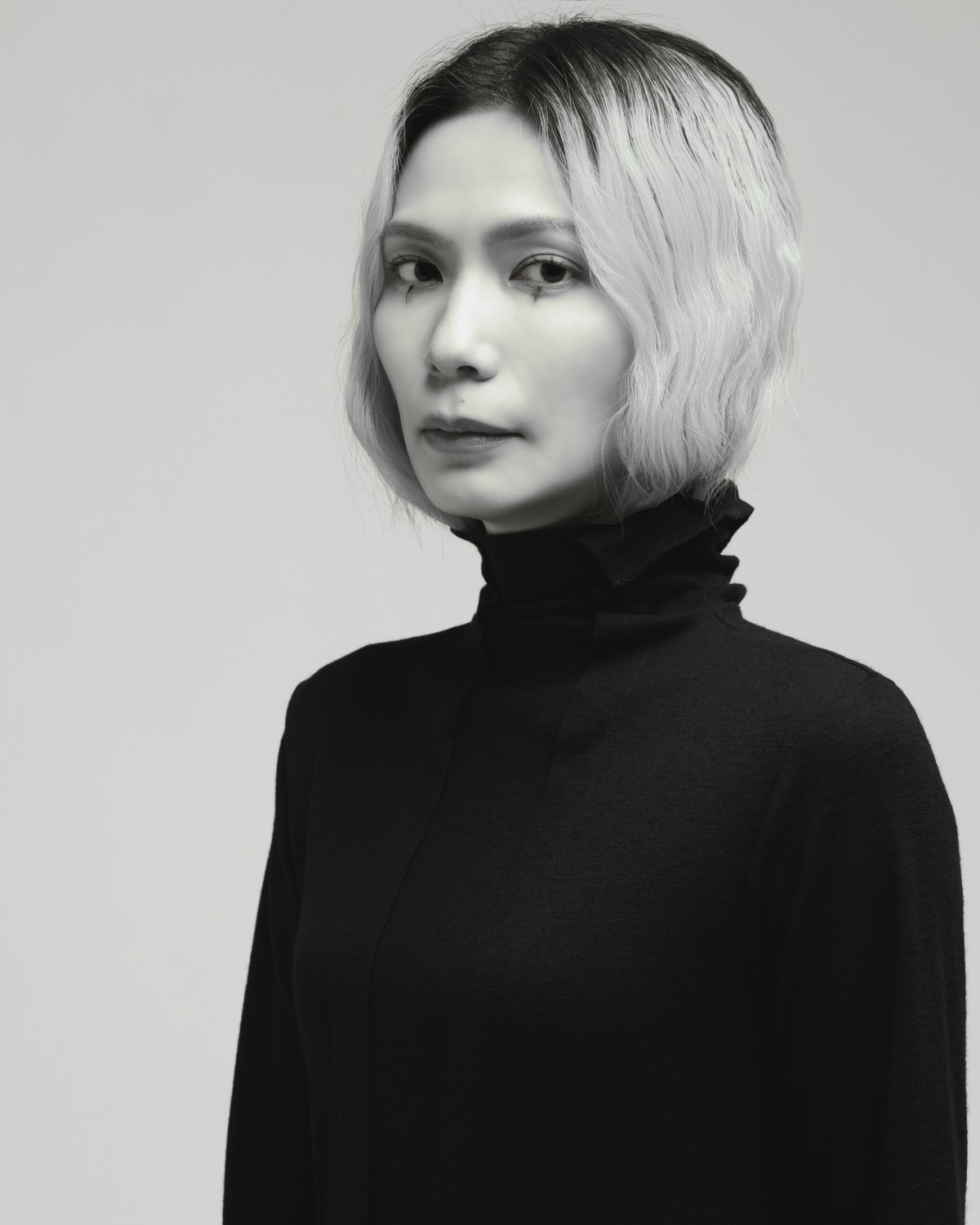 Tizzy Bac鐵之貝克主唱陳惠婷（the Huiting）：用豐富曲風展現「黑暗的