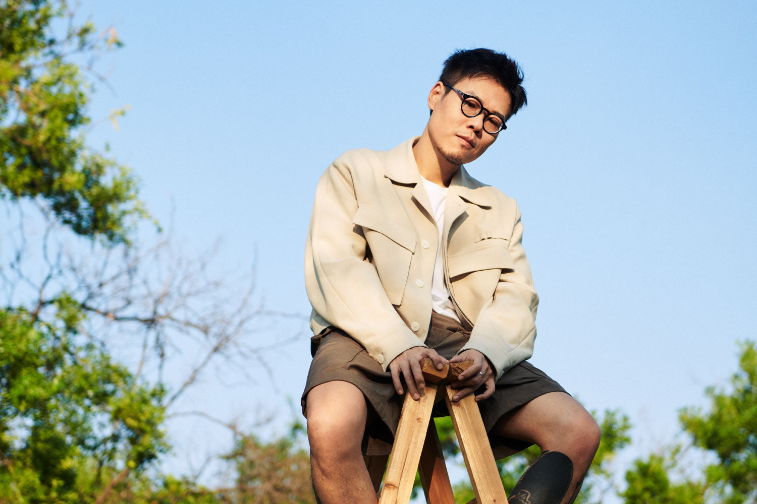 電氣搖滾交織出的樂章– 細聽許鈞的《美夢公司》 | Sound of Life 聲活圈| Powered by KEF